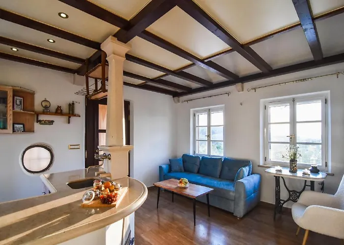 Roza Villa *